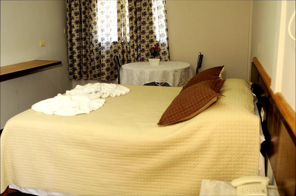 Gutemberg Plaza Hotel Nova Serrana 客房 照片